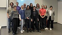 Studierende des IKM und Delegation des Heimatmuseums Reutlingen mit Prof. Dr. Yvonne Pröbstle